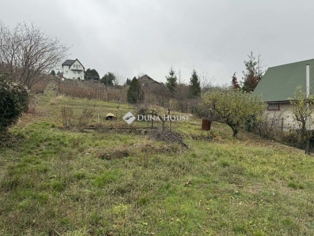1800 nm-es telek elad� P�cs