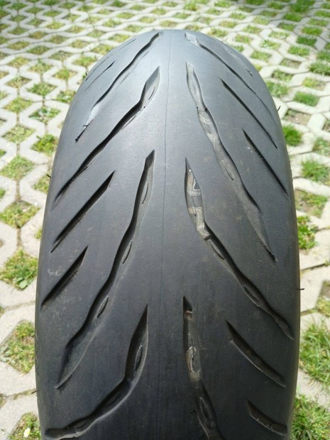 180/55-17 Bridgestone B. T32R sporttúra motorgumi 2022.évj. 80%