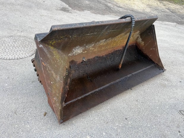 180-as oldalra billen� kan�l ( hidraulikus )