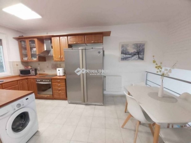 180 nm-es h�z elad� P�cs