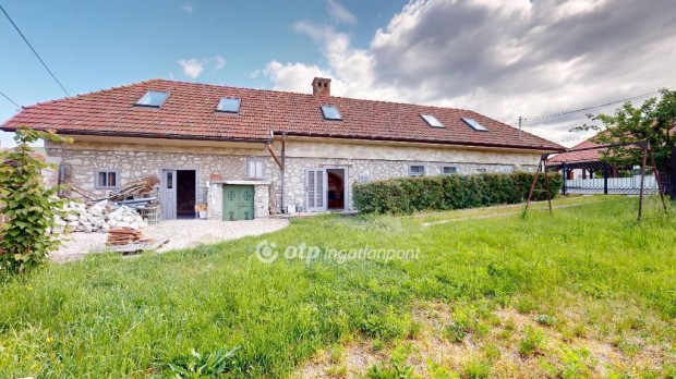 180 nm-es h�z elad� T�llya