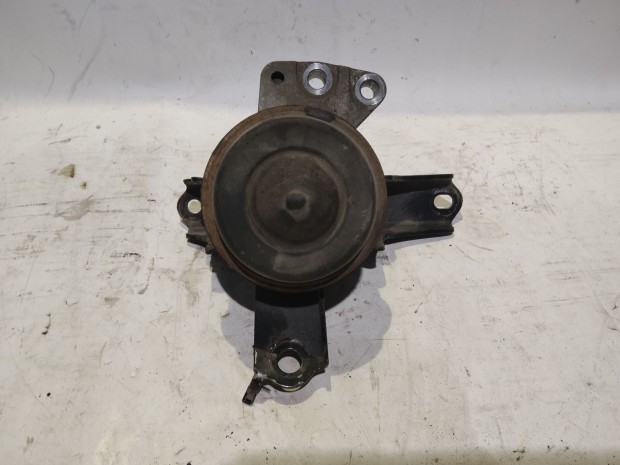 183131 Toyota Yaris II. 2006-2011benzines Motor tart  gumibak