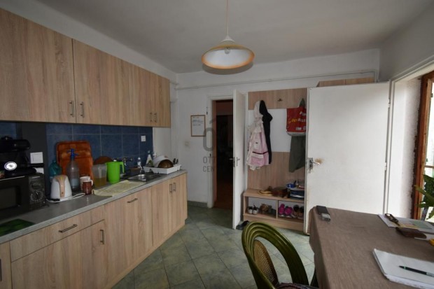 183 nm-es h�z elad� Marcali