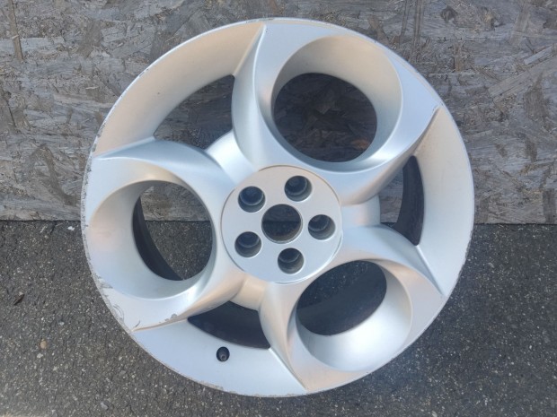 184779 Alfa Romeo 147, 156, Gt 17"-os alufelni (1db) a képen látható