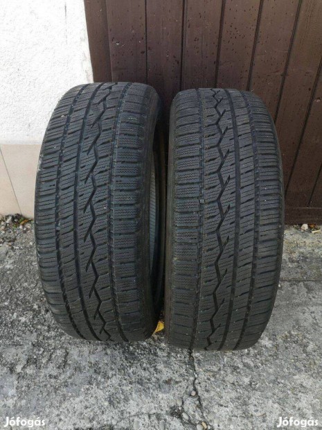 185/55R15 2db Négyévszakos újszerű Toyo gumi eladó