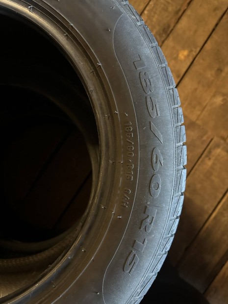 185/60R15 Pirelli 