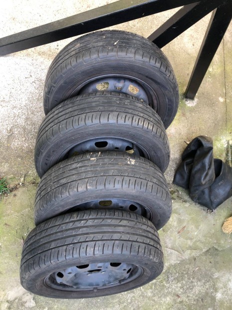185/60 R14 Falken nyári kerekek,Skoda felniken!