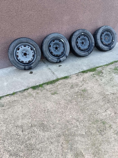 185/60 R14 téli gumi 5x100 lemez felnin