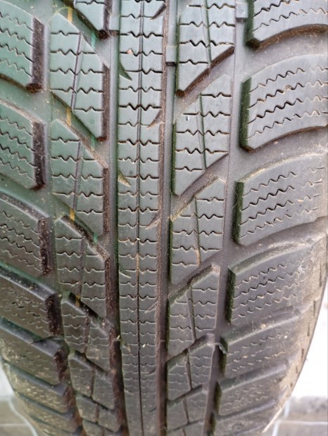 185/60 R15 4db tli gumiabroncs aclfelnin