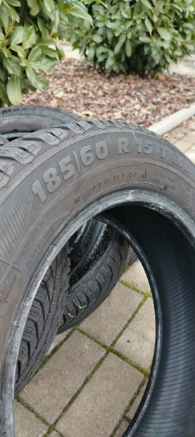 185/60 R15 Semperit tli garnitra 