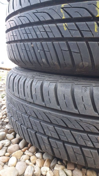 185/60 R15 nyári barum