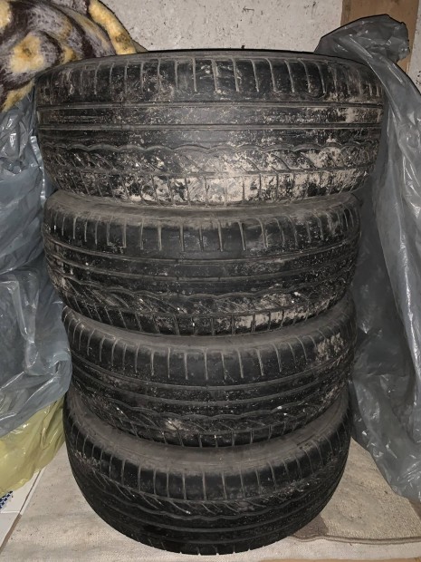 185/60 R15 nyri gumi elad