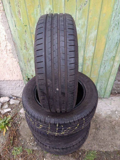 185/60 r15 90%os 4db Vredestein nyri gumi elad