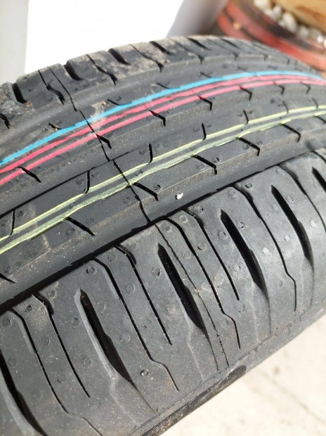 185/65 R15 Continental 2 db nyári gumi acélfelnin