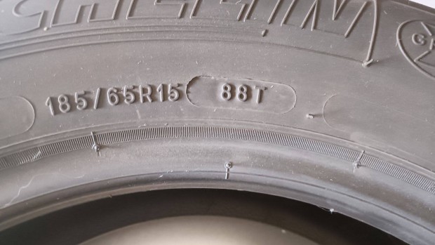 185/65 R15 Nyri gumi