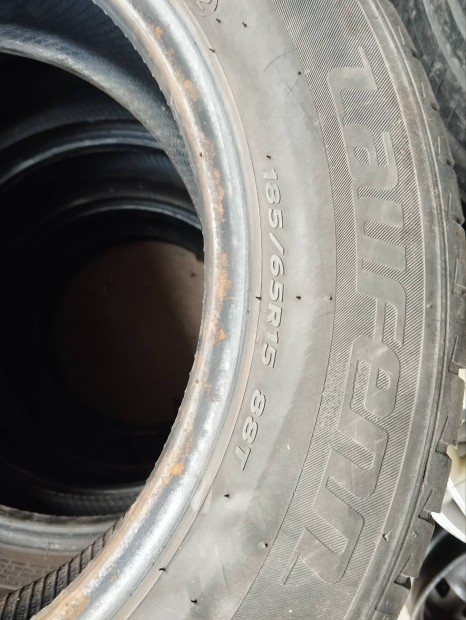 185/65 R15 Ny�ri gumi Laufenn N�metorsz�gb�l 6 mm-es .