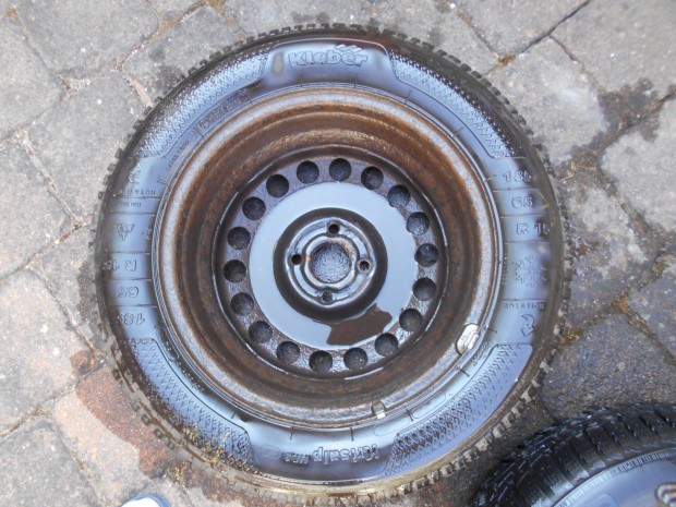 185/65 R15 Téli gumiabroncs felnire szerelve