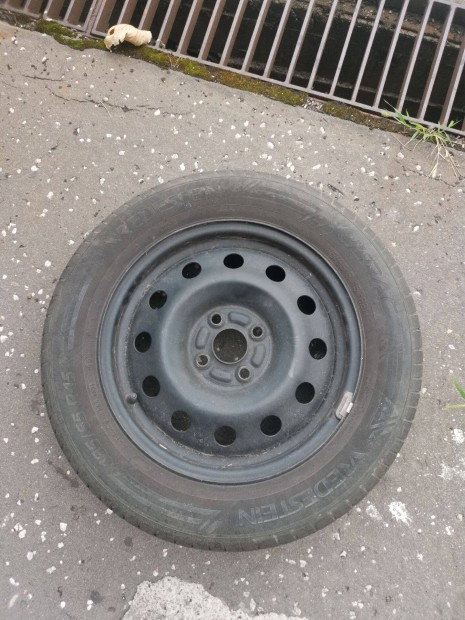 185/65 R15 felni gumival