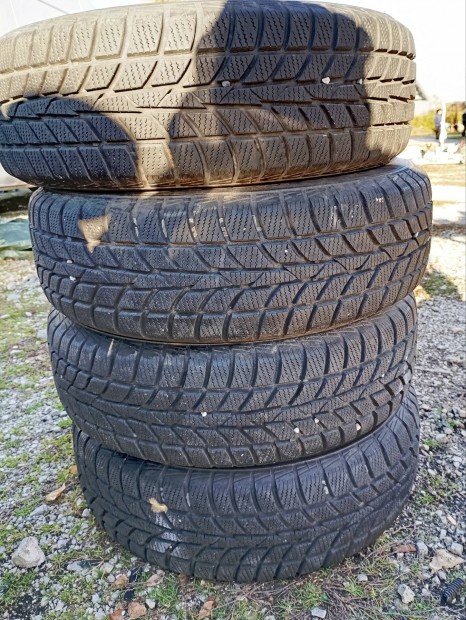 185/65 r15 Hankook téli gumi szett