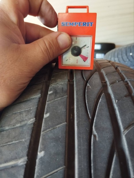 185/65 r15 Nyari gumi Sumitomo 6 mm-es.