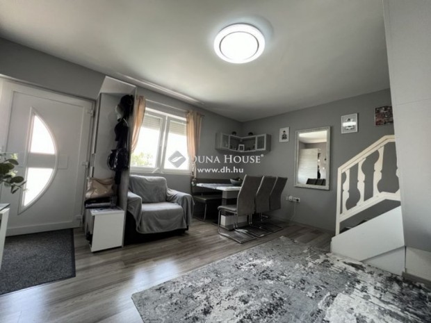 185 nm-es h�z elad� Balatonf�red