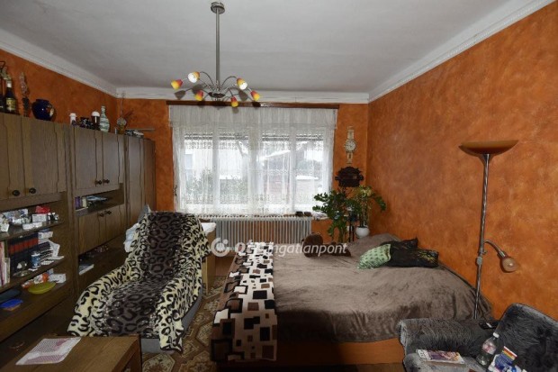 185 nm-es h�z elad� Kaposv�r