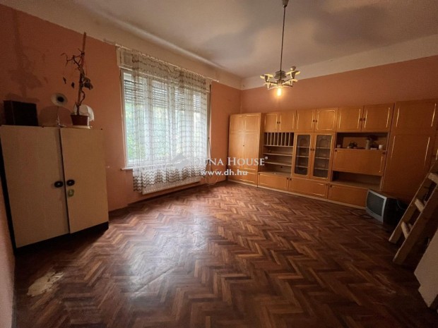 185 nm-es h�z elad� Szombathely