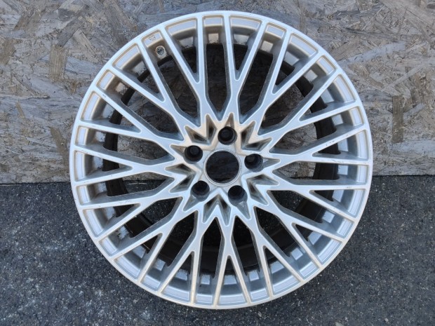186472 Alfa Romeo Brera 2005-2010 18"-os könnyűfém felni, a képen