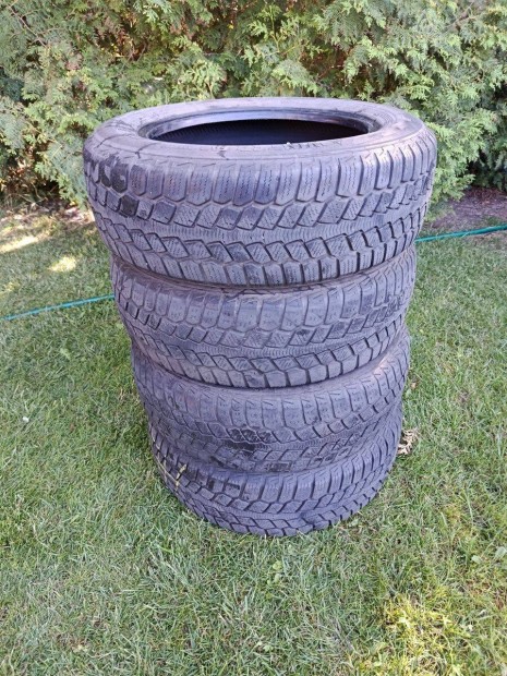 186/65xR15 téli gumi szett