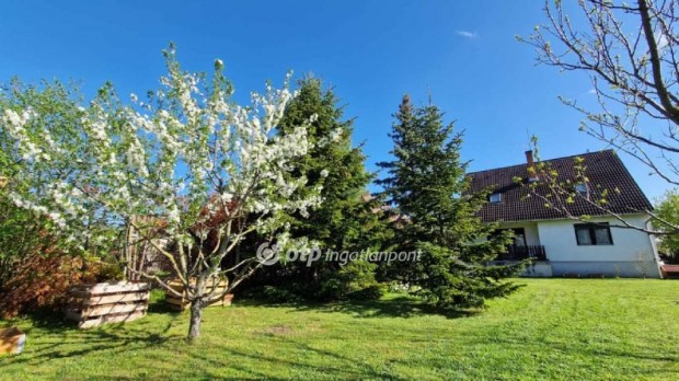 186 nm-es h�z elad� Veszpr�m