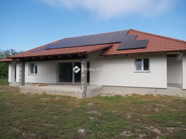 189 nm-es h�z elad� Besny�