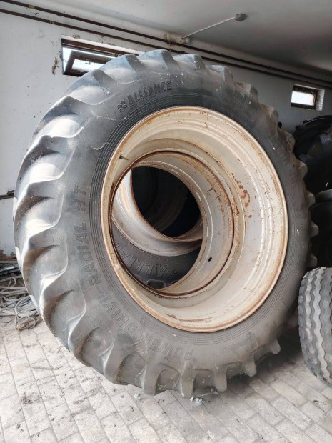 18,4 R46; 480/80R46 ikerker�k garnit�ra (2 db) Alliance gumikkal