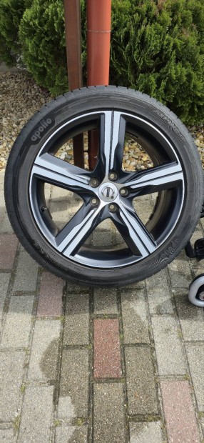 18"Volvo gyári alufelni garnitúra, 12e km futott nyárigumival