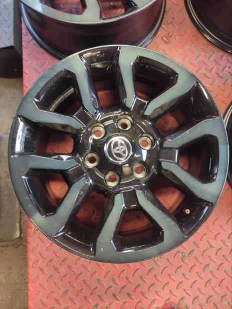 18" 18 Toyota land cruiser, hilux új alufelni