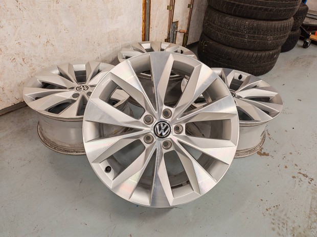 18" 5x112 VW Passat B8/ Skoda gy�ri alufelni szett!