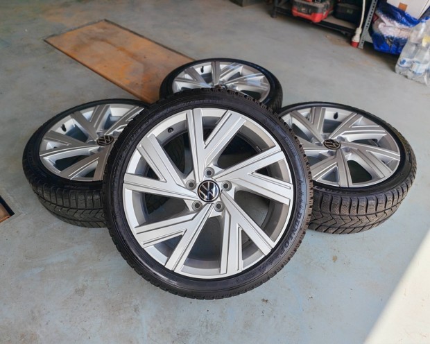 18" 5x112 VW "Bergamo" gyári alufelni szett téligumikkal!