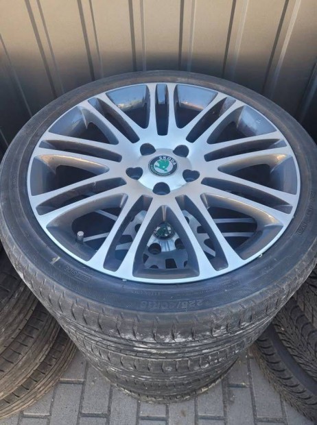 18" 5x112 et 46 skoda gyári alufelni garnitúra
