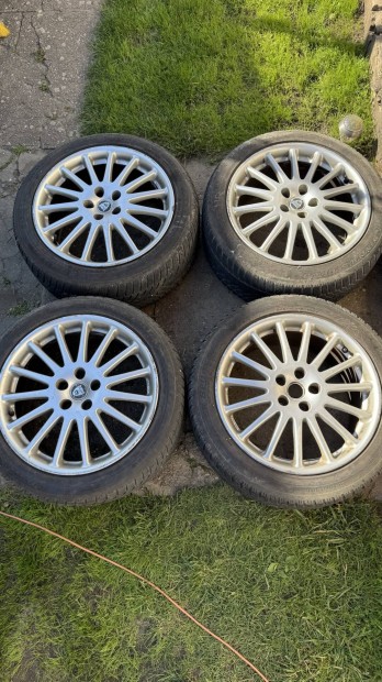 18" Radius alufelni 245/45 R18 Dunlop téli gumikkal