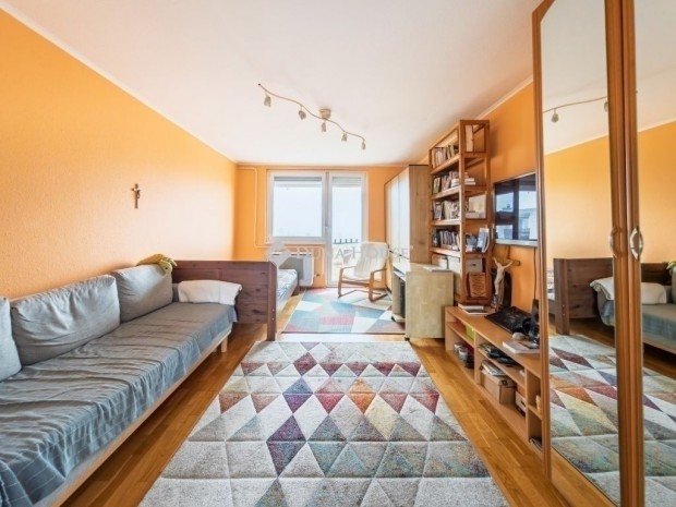 18. ker. ,Panor�m�s, 3 szob�s lak�s, parkol�val L�nyay-telepen