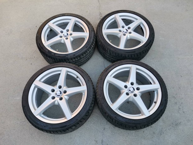 18"-os Ronal felni garnitra 225/40 R18as nyri gumikkal 