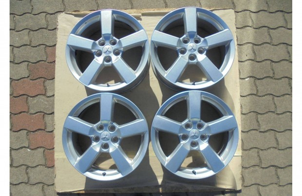 18-as 5 x 114.3-as gyri Mitsubishi alufelni elad