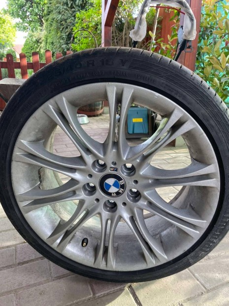 18-as BMW alufelni nyárigumival együtt