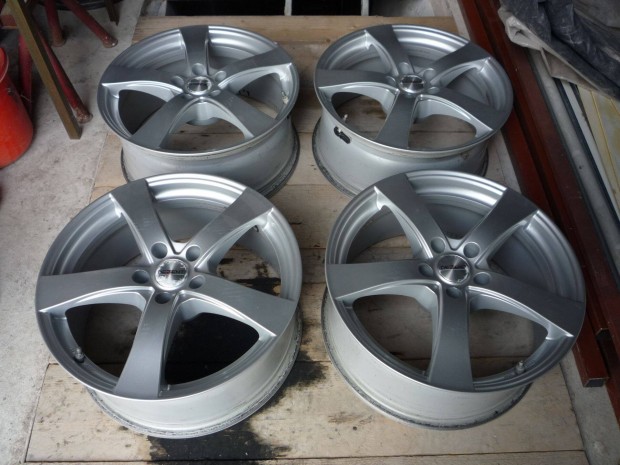 18-as Dezent 5X112 alufelni garnitúra pl.: BMW G30-ra eladó!