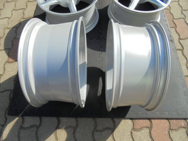 18-as Porsche gy�ri alufelni kit�n� �llapotban