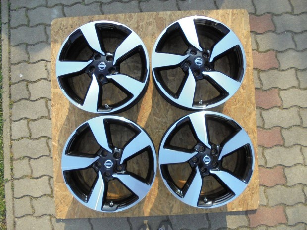 18-as gy�ri Nissan szenzoros alufelni elad�