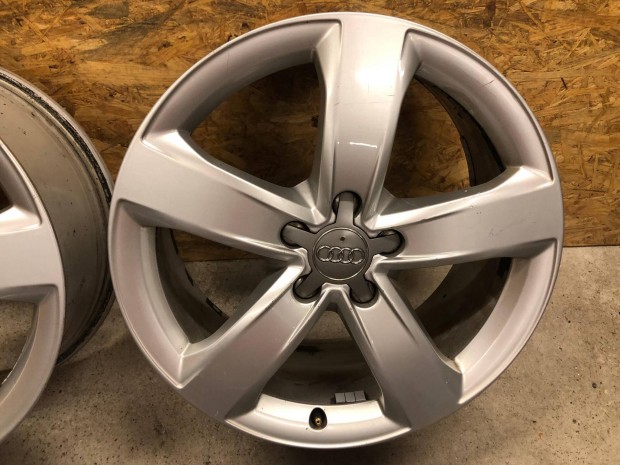 18 col alufelni gyári Audi 225/55/18 téli gumi 18 colos