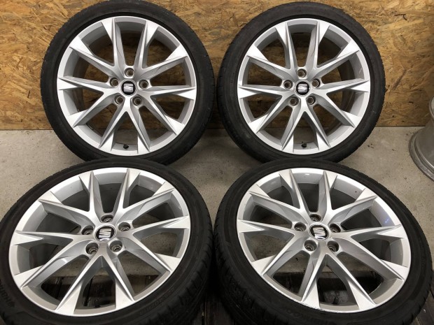 18 colos gyri Seat alufelni 225/40/18 nyri gumi 18 col