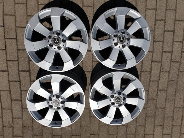 18 colos gyári alufelnik (Mercedes-Benz)