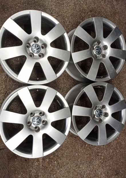 18 colos használt 5x112 lyukosztású Gyári Volkswagen alu felni garnitú