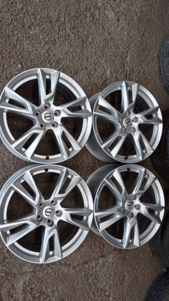 18 colos szp llapot hasznlt 5x108 lyukoszts Gyri Volvo alu feln